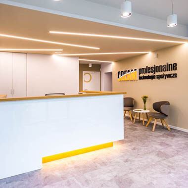 cream katowice zdjęcie recepcji z oświetleniem