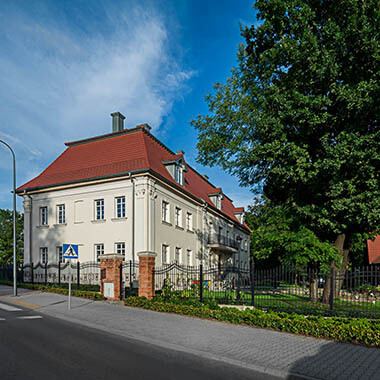 pałac myśliwski tychy zdjęcie z drogi