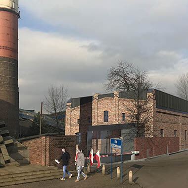 śląskie centrum wolności i solidarności katowice widok z placu nszz solidarność